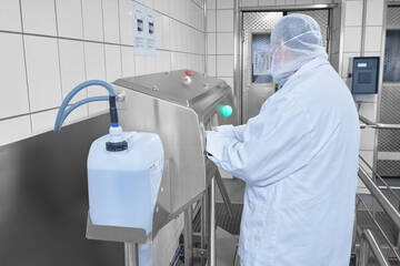 Personal-Hygieneschleuse Zerlegebetrieb für Rinder und Schweine (Fleischwarenindustrie) | Mohn GmbH